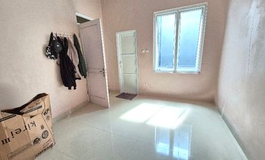 rumah mewah 2 lantai jual d bawah pasaran kamar tidur 4