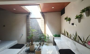 Rumah Etnic Luas 325m² Kokoh Selangkah ke Jl Adi Sumarmo Surakarta