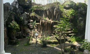 Dijual Rumah Megah di Jl Basuki Rahmat, Karten Solo Jawa Tengah