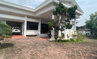 Dijual Rumah Megah di Jl Basuki Rahmat, Karten Solo Jawa Tengah