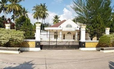 Rumah Besar shm jln, sersan darphin. Jambi