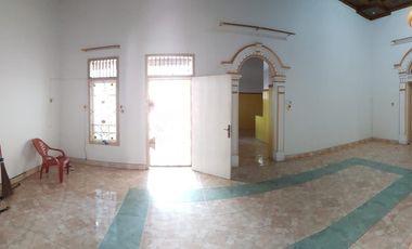 Rumah Besar shm jln, sersan darphin. Jambi