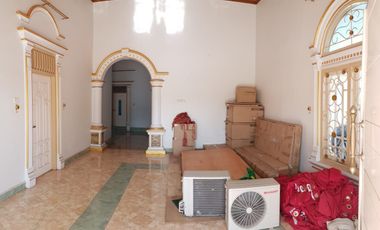 Rumah Besar shm jln, sersan darphin. Jambi