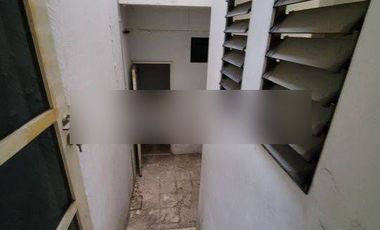 Rumah Murah di Bukit Sari Banyumanik, 2 Lantai SHM Butuh Renovasi