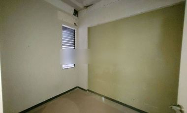 Rumah Murah di Bukit Sari Banyumanik, 2 Lantai SHM Butuh Renovasi