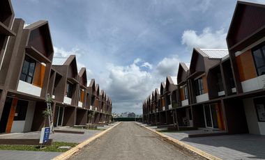 Dijual Rumah 2 Lantai Konsep Modern, Royal Spring Cluster Palm Spring