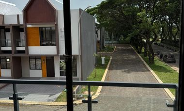 Dijual Rumah 2 Lantai Konsep Modern, Royal Spring Cluster Palm Spring