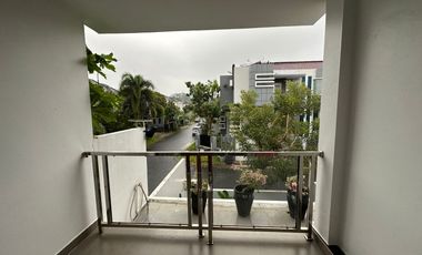 Dijual boleh di sewa juga Rumah komplek bb