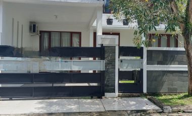 Dijual boleh di sewa juga Rumah komplek bb