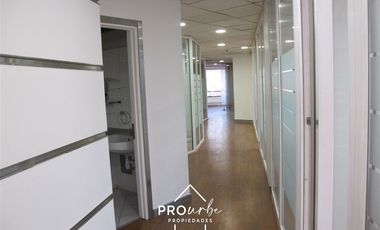 Oficina en Arriendo en Av. Andrés Bello/Av. Vitacura