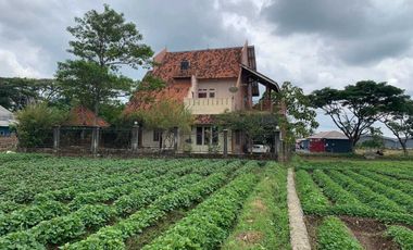 Villa siap huni di sangkan hurip kuningan Jabar