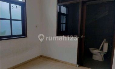 Rumah 1 Lantai Lebar 8 Meter Dekat Jalur LRT
