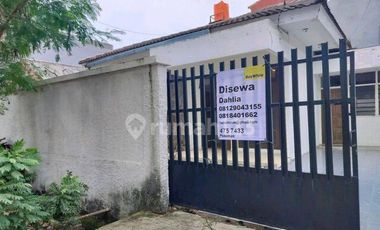 Rumah 1 Lantai Lebar 8 Meter Dekat Jalur LRT