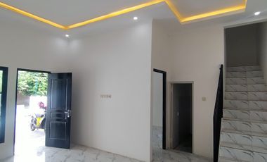 Rumah Bagus Berbalcon LT122m² Luas Murah