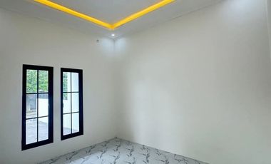 Rumah Bagus Berbalcon LT122m² Luas Murah