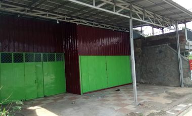 Bangunan pinggir jalan nasional dkt campus unisba