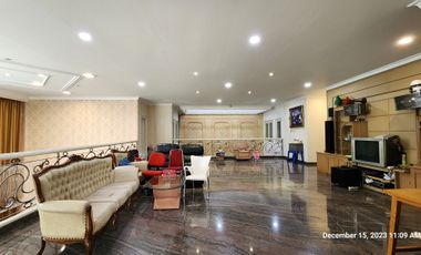 DISEWA RUMAH  DI PHINISI INDAH, HOEK, TAMAN LUAS, JARANG ADA