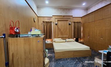 DISEWA RUMAH  DI PHINISI INDAH, HOEK, TAMAN LUAS, JARANG ADA