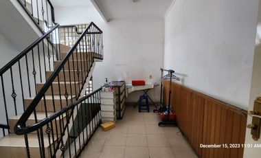 DISEWA RUMAH  DI PHINISI INDAH, HOEK, TAMAN LUAS, JARANG ADA