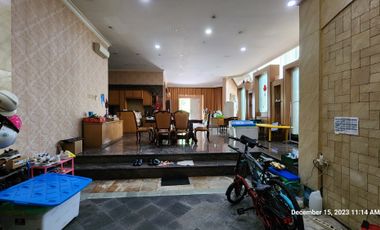 DISEWA RUMAH  DI PHINISI INDAH, HOEK, TAMAN LUAS, JARANG ADA