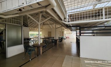 DISEWA RUMAH  DI PHINISI INDAH, HOEK, TAMAN LUAS, JARANG ADA