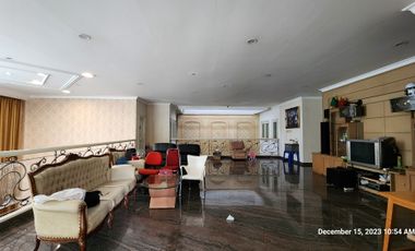 DISEWA RUMAH  DI PHINISI INDAH, HOEK, TAMAN LUAS, JARANG ADA