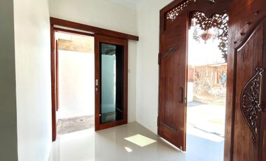 Rumah Baru Konsep Joglo Modern Dekat Exit Tol Prambanan