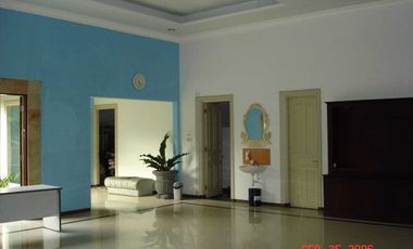 Rumah disewakan di Tegalsari, Surabaya