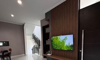 Disewakan Rumah Pik Mewah Brand New Full Furnish