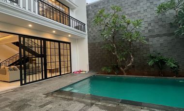 Disewakan Rumah Cluster Emerald Mansion Lippo Cikarang