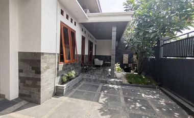 Rumah Mewah Private Pool  Furnished Sumber Banjarsari Solo