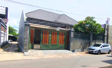 Rumah Mewah Private Pool  Furnished Sumber Banjarsari Solo