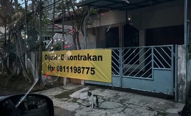 disewakan rumah di perumahan Cipinang indah 2 sekat apartemen Bassura