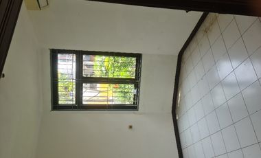 disewakan rumah di perumahan Cipinang indah 2 sekat apartemen Bassura