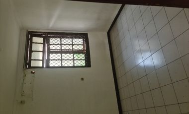 disewakan rumah di perumahan Cipinang indah 2 sekat apartemen Bassura