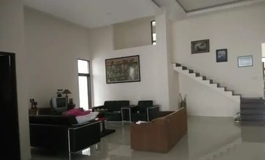 RUMAH MEWAH STRATEGIS EKONOMIS DI JAPUNAN MERTOYUDAN