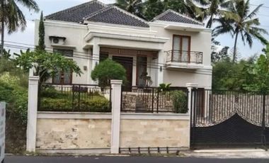 RUMAH MEWAH STRATEGIS EKONOMIS DI JAPUNAN MERTOYUDAN