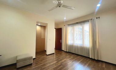 Disewakan Townhouse Lingkungan Asri Nyaman, area Cilandak Ampera