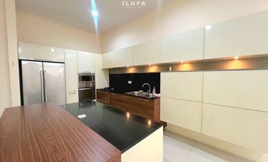 Disewakan Townhouse Lingkungan Asri Nyaman, area Cilandak Ampera