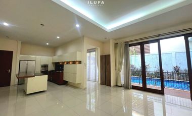 Disewakan Townhouse Lingkungan Asri Nyaman, area Cilandak Ampera