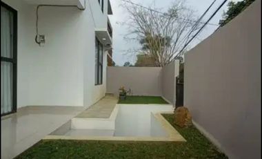 Jual Rumah MEWAH Hook plus KOLAM RENANG di Setiabudi Bandung
