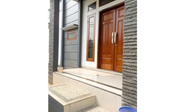 Dijual Rumah Hoek 8 Kamar di Delta Pekayon – Bangunan Kokoh, Strategis & Ideal untuk Usaha/Kos/Kantor