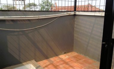 Dijual Rumah Hoek 8 Kamar di Delta Pekayon – Bangunan Kokoh, Strategis & Ideal untuk Usaha/Kos/Kantor