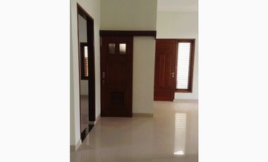 Dijual Rumah Hoek 8 Kamar di Delta Pekayon – Bangunan Kokoh, Strategis & Ideal untuk Usaha/Kos/Kantor