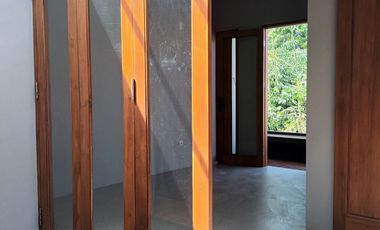 Happy Fresh Homey : Konsep Modern Tropis Lokasi Rumah di Kota Salatiga