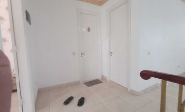 DISEWAKAN RUMAH DI CLUSTER VIRGINIA LAGOON BSD CITY