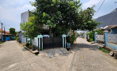 Rumah Asri Turun Harga Hook 2 lantai di Rawa Lumbu  Kota Bekasi