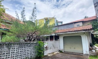 Rumah Klasik Halaman Luas di Tengah Kota Dekat Stasiun Bogor