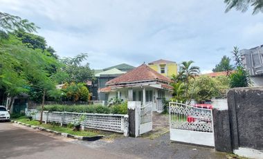 Rumah Klasik Halaman Luas di Tengah Kota Dekat Stasiun Bogor