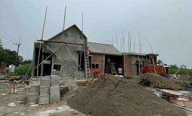 JUAL RUMAH KOMERSIAL DEKAT PABRIK TJIWI DAN TOL MOJOKERTO